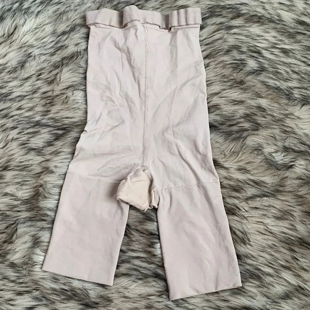 Spanx Vintage High-Waist Thigh Shaper Short Size A